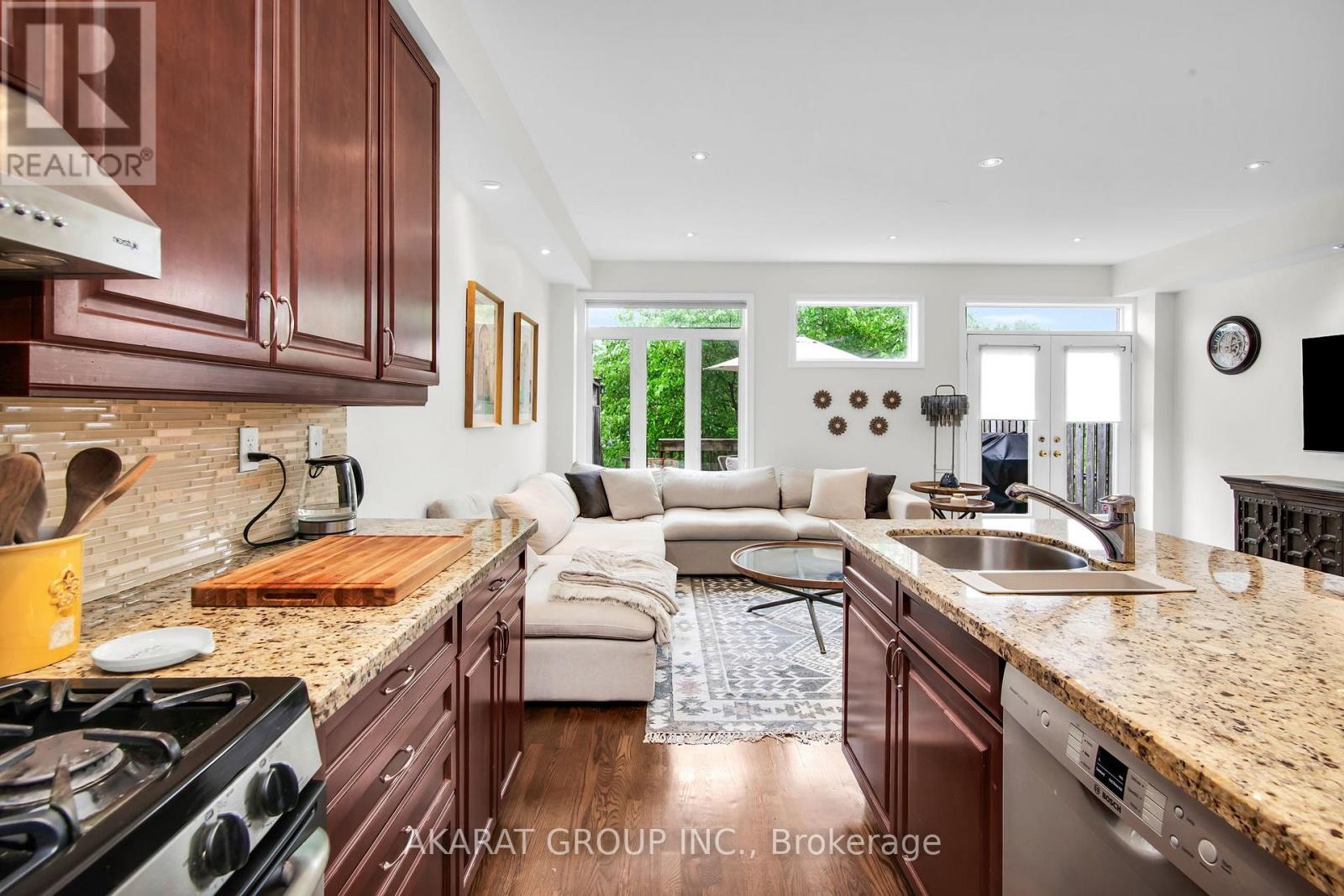 1148 Woodington Lane, Oakville, Ontario  L6H 7V1 - Photo 13 - W12561248