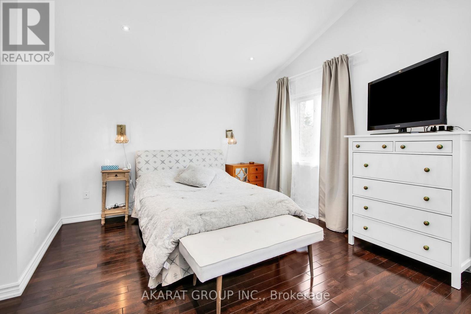 1148 Woodington Lane, Oakville, Ontario  L6H 7V1 - Photo 17 - W12561248