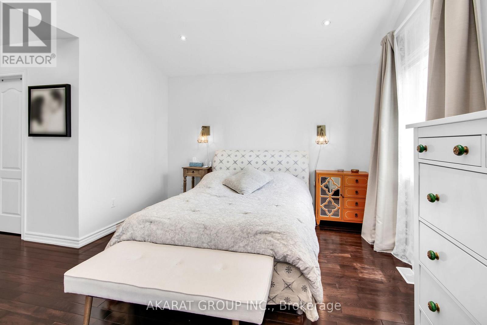 1148 Woodington Lane, Oakville, Ontario  L6H 7V1 - Photo 18 - W12561248