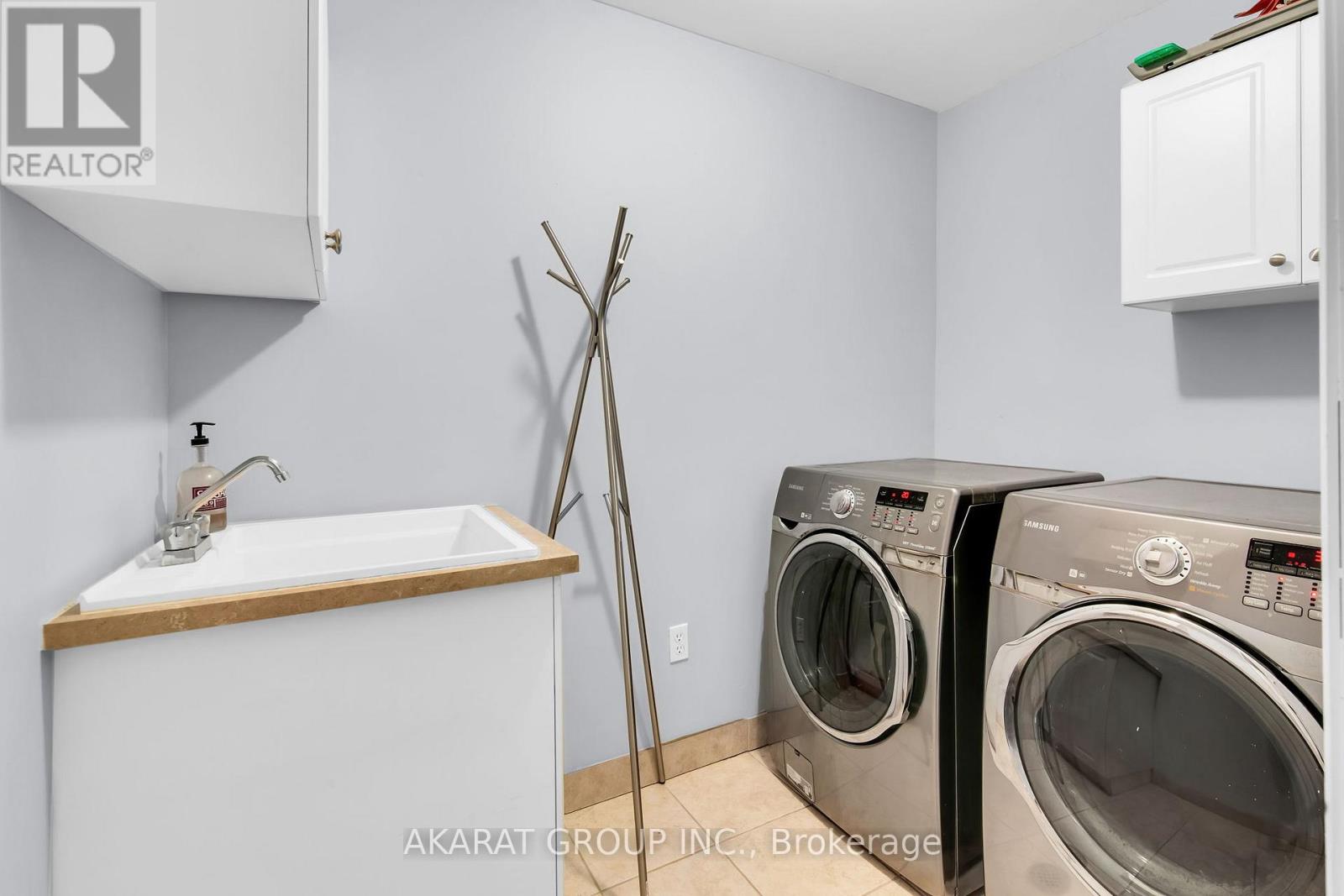 1148 Woodington Lane, Oakville, Ontario  L6H 7V1 - Photo 27 - W12561248