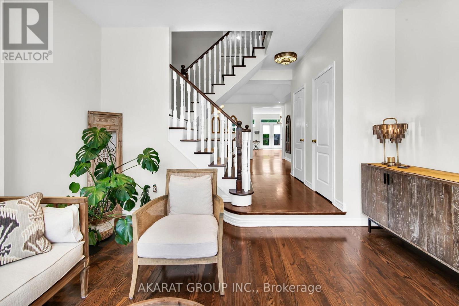 1148 Woodington Lane, Oakville, Ontario  L6H 7V1 - Photo 3 - W12561248