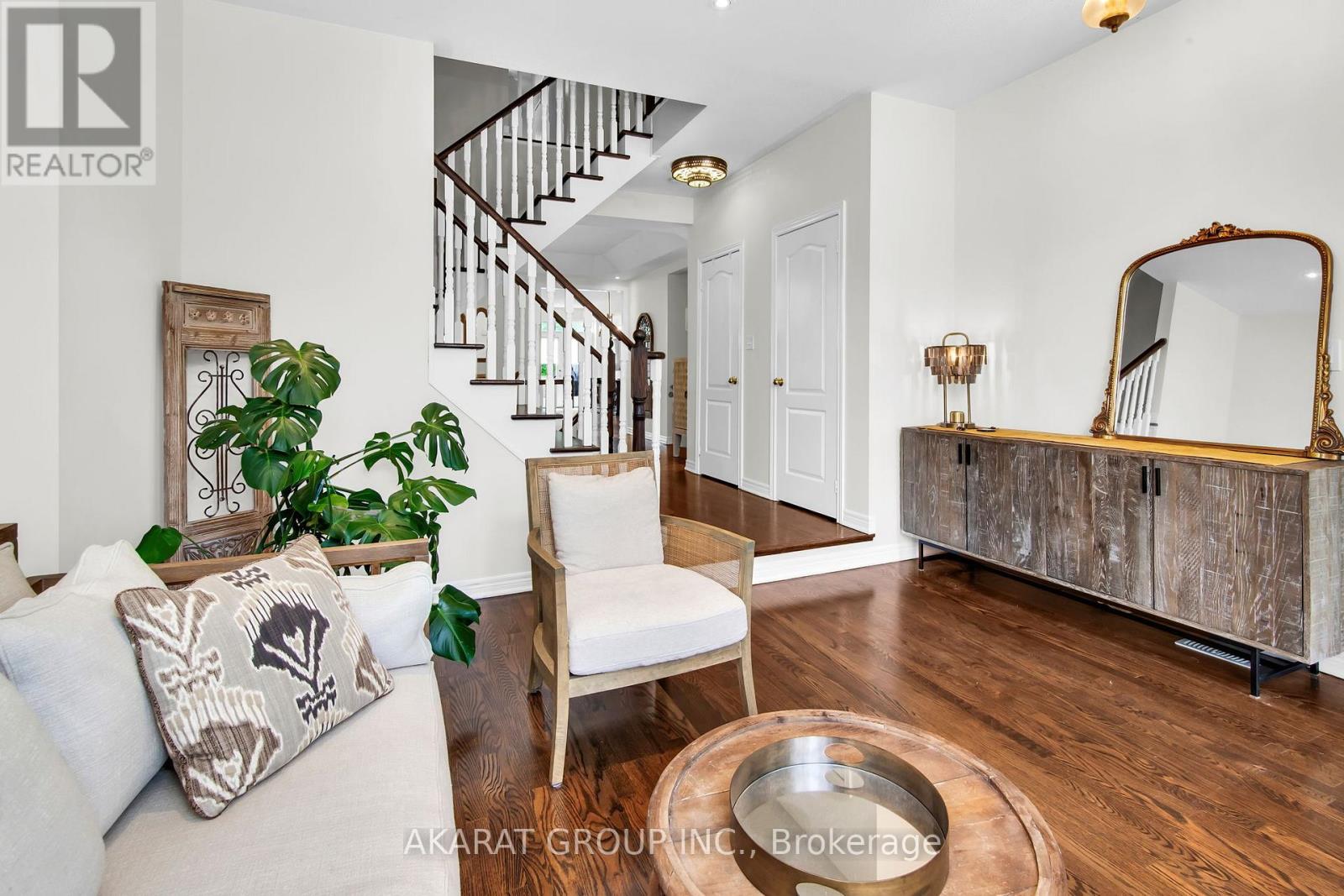 1148 Woodington Lane, Oakville, Ontario  L6H 7V1 - Photo 5 - W12561248