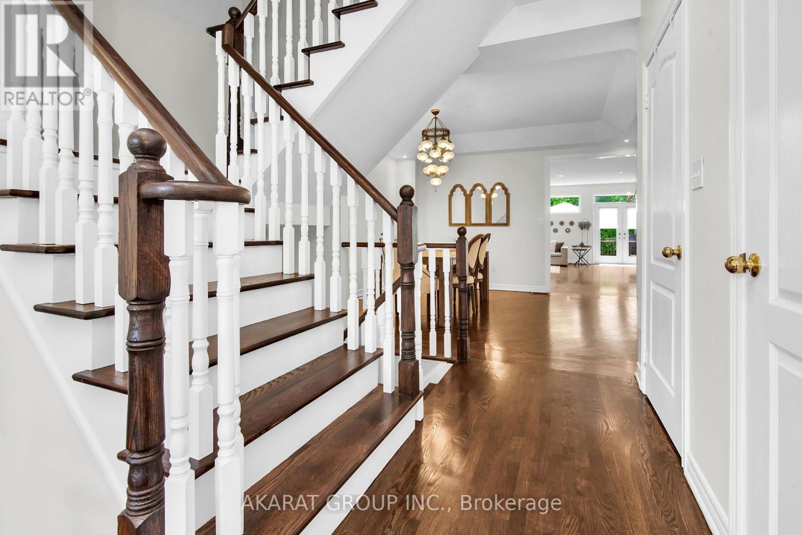 1148 Woodington Lane, Oakville, Ontario  L6H 7V1 - Photo 7 - W12561248