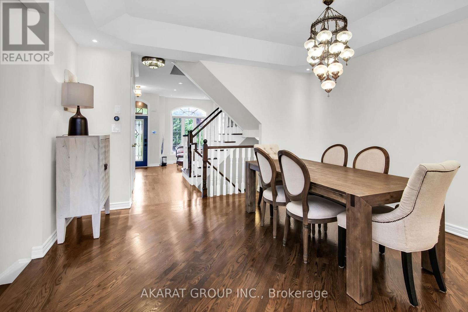 1148 Woodington Lane, Oakville, Ontario  L6H 7V1 - Photo 8 - W12561248