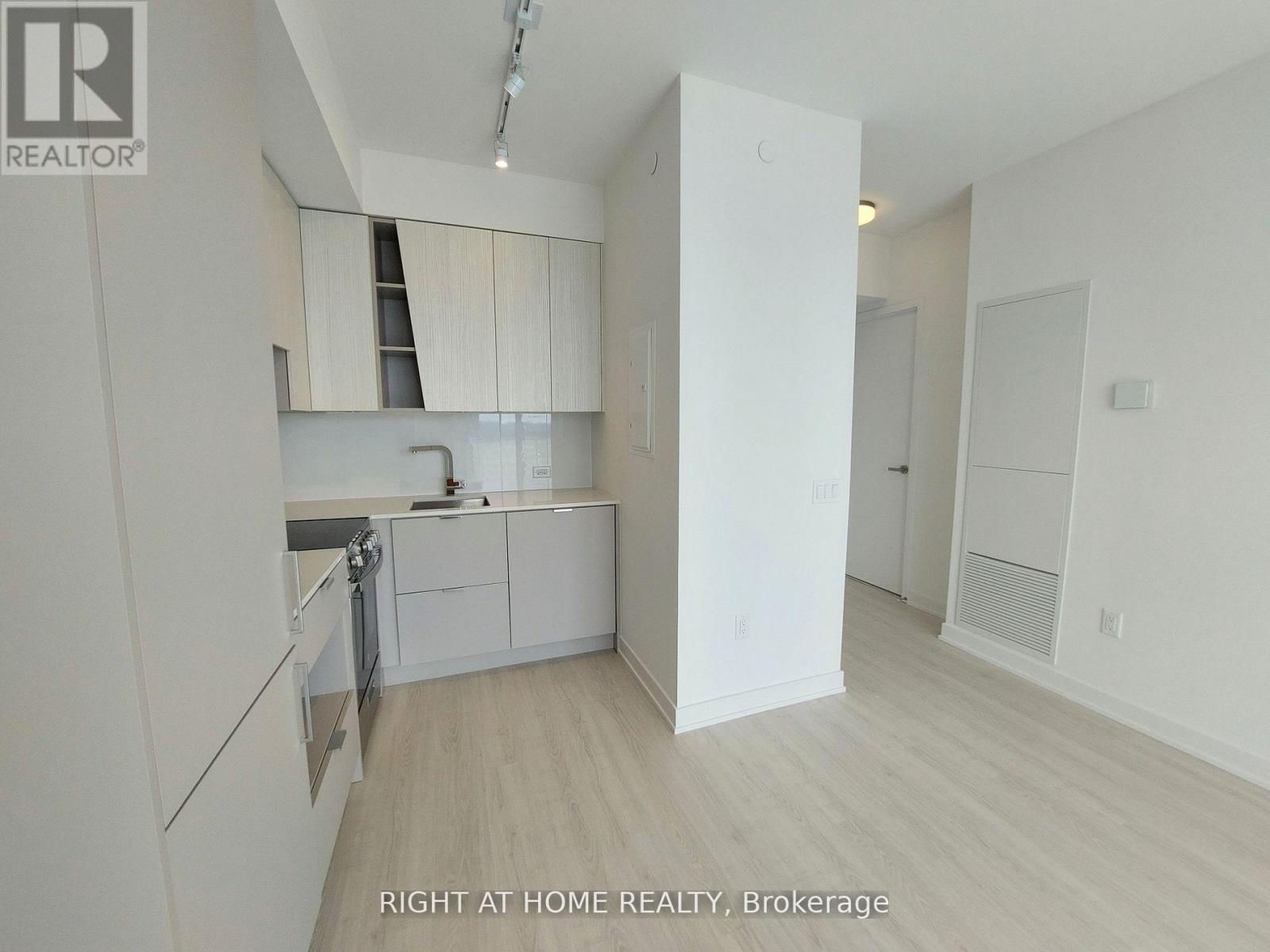 2310 - 3883 Quartz Road, Mississauga, Ontario  L5B 0M4 - Photo 10 - W12561250