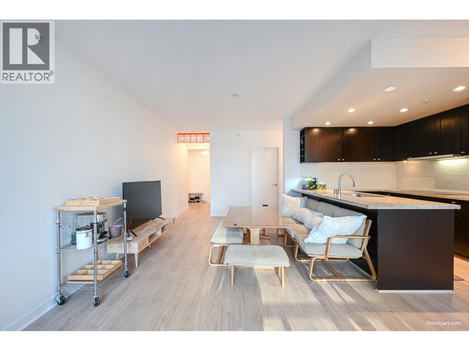 802 821 Cambie Street, Vancouver, British Columbia  V6B 0E3 - Photo 1 - R3068843