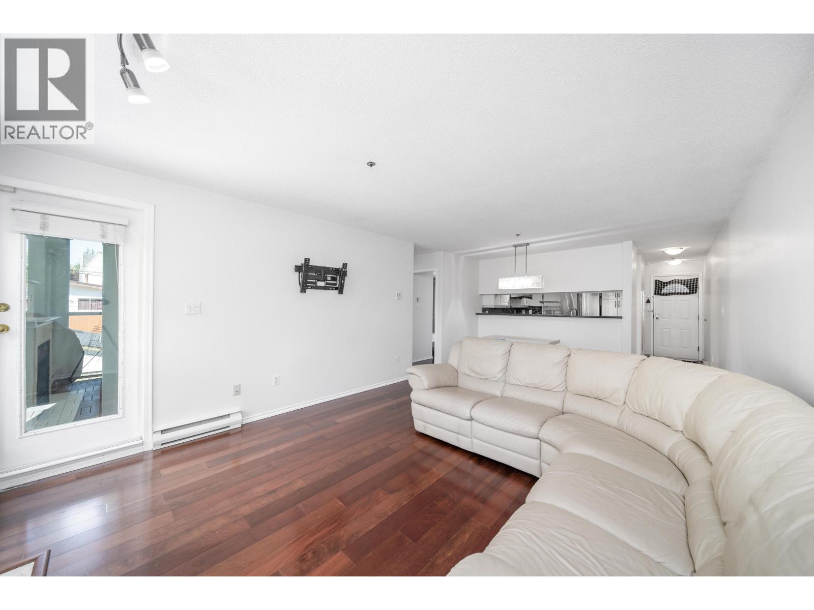 302 8728 Sw Marine Drive, Vancouver, British Columbia V6P 6A4 - Photo 2 - R3068937