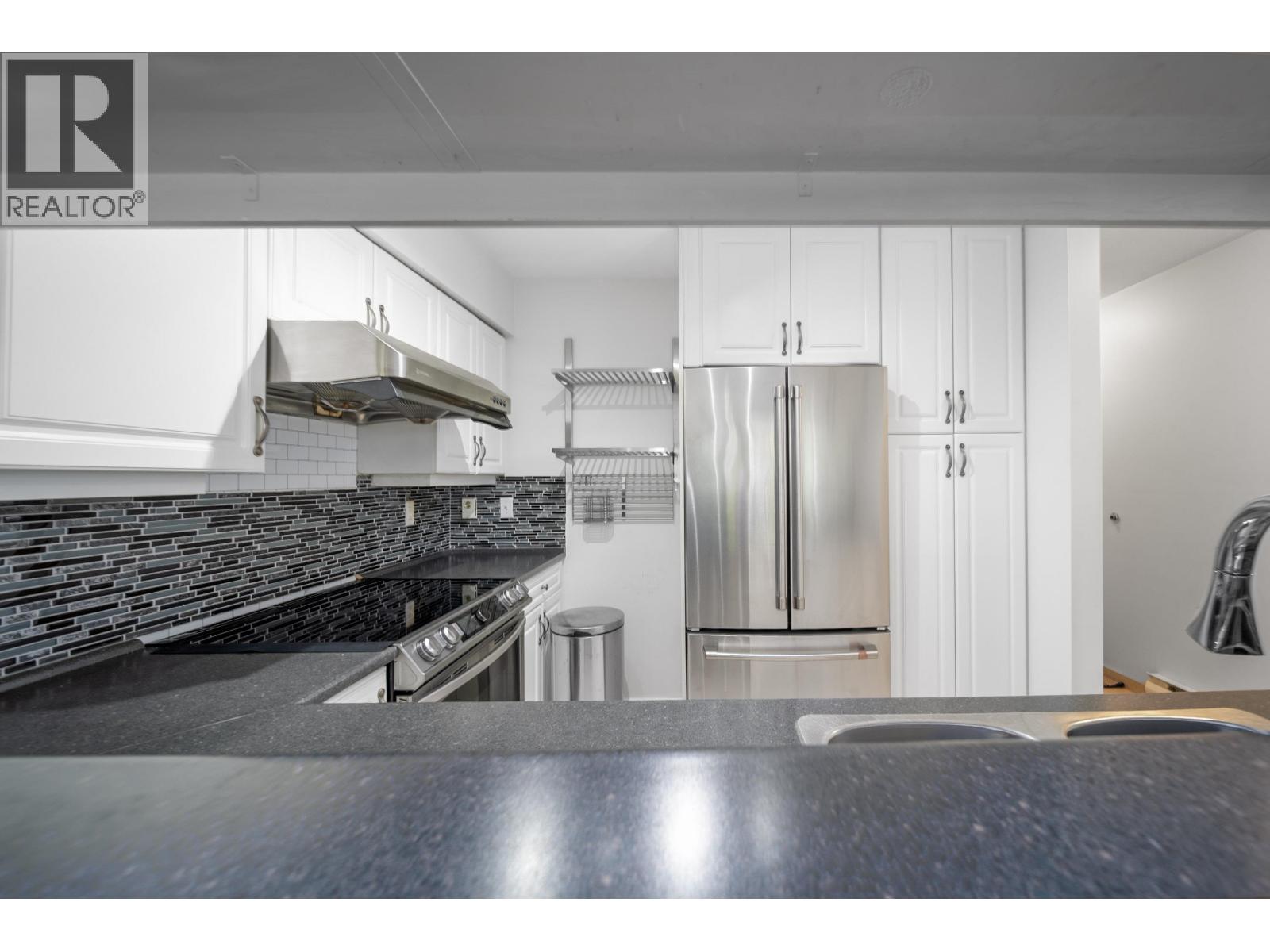 302 8728 Sw Marine Drive, Vancouver, British Columbia V6P 6A4 - Photo 6 - R3068937