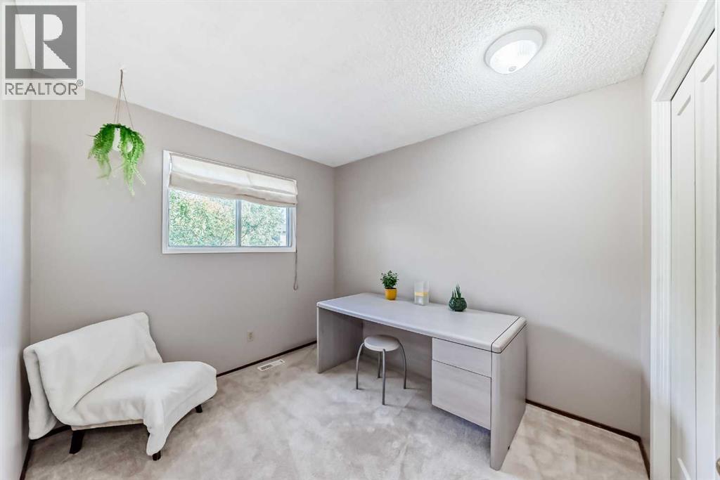 244 Flett Drive Ne, Airdrie, Alberta  T4B 1N5 - Photo 1 - A2256580