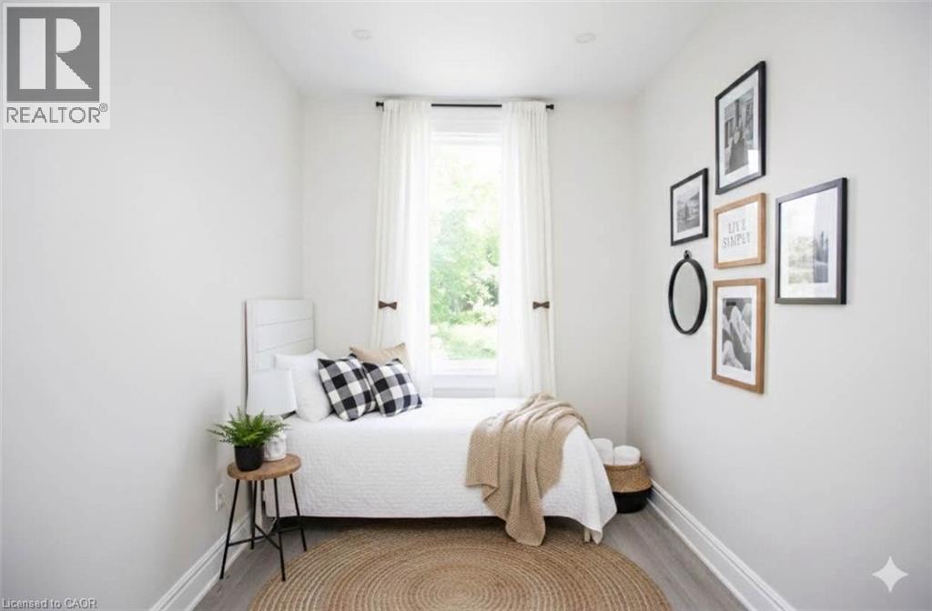 34 Dumfries Street, Paris, Ontario  N3L 2C8 - Photo 3 - 40788902