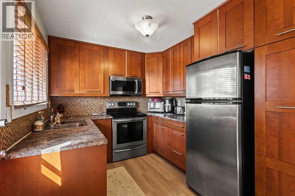 84 Fallswater Road Ne, Calgary, Alberta  T3J 1B1 - Photo 11 - A2269765