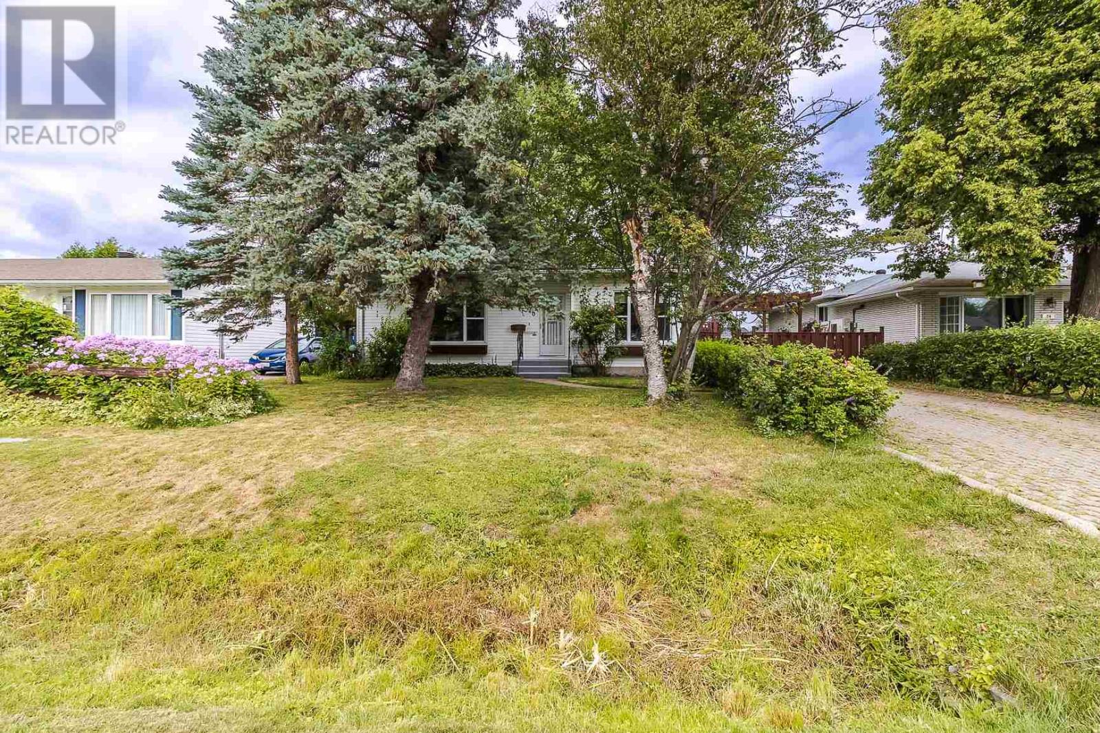 30 Carlbert St, Sault Ste. Marie, Ontario  P6A 5R9 - Photo 2 - SM252667