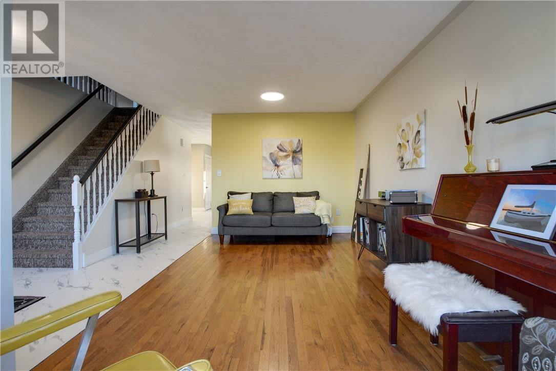 211 Ray Street, Wahnapitae, Ontario  P0M 3C0 - Photo 5 - 2125700