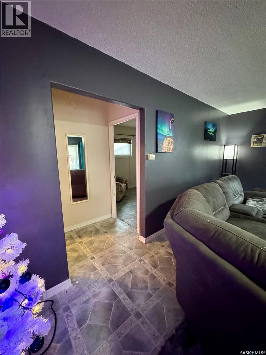 719 Donald Street, Hudson Bay, Saskatchewan  S0E 0Y0 - Photo 10 - SK024369