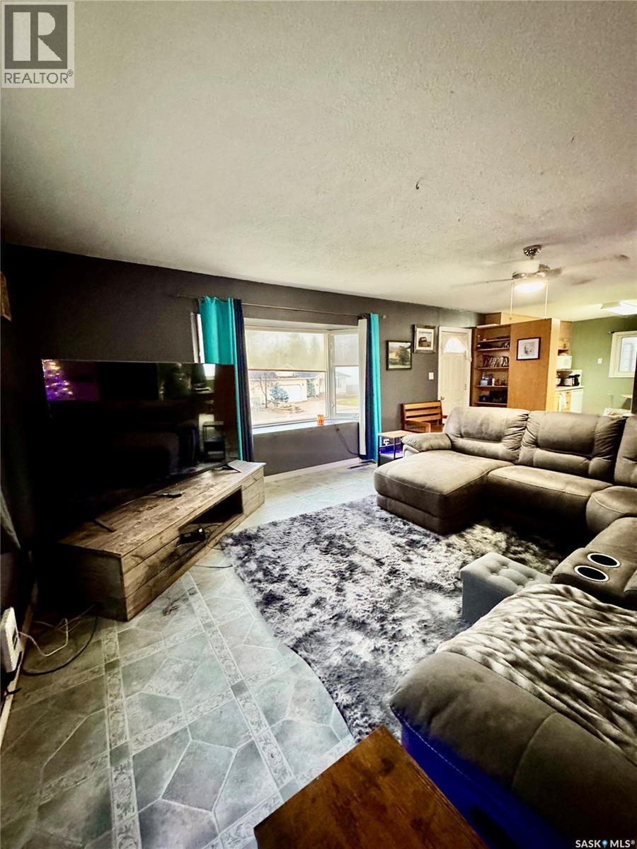 719 Donald Street, Hudson Bay, Saskatchewan  S0E 0Y0 - Photo 12 - SK024369