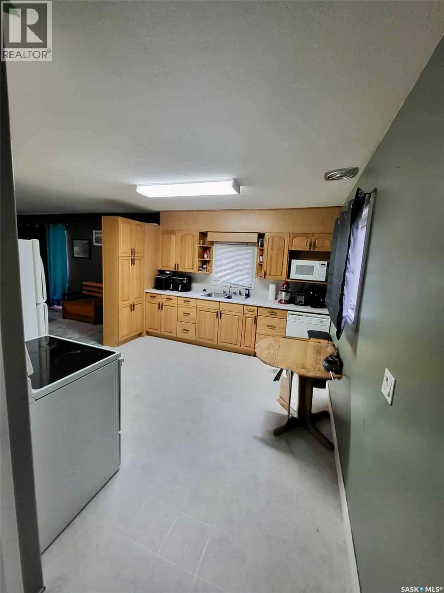 719 Donald Street, Hudson Bay, Saskatchewan  S0E 0Y0 - Photo 4 - SK024369