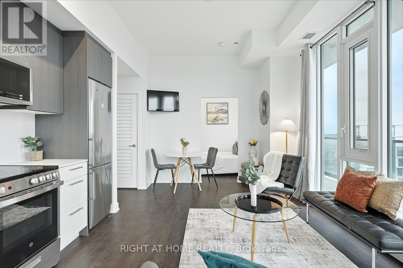 803 - 215 Veterans Drive S, Brampton, Ontario  L7A 4S6 - Photo 16 - W12461437