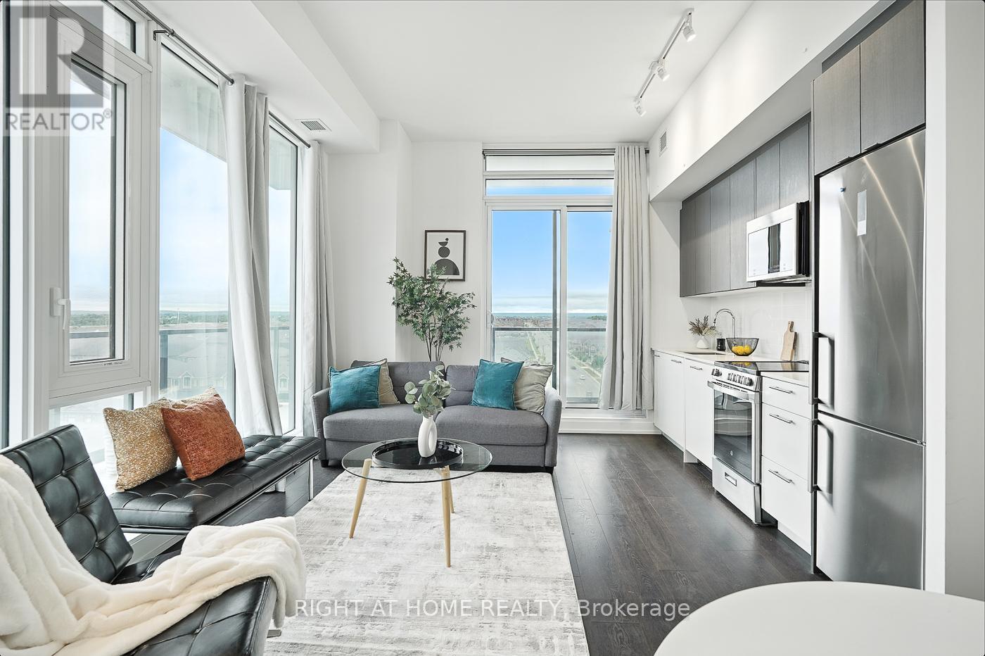 803 - 215 Veterans Drive S, Brampton, Ontario  L7A 4S6 - Photo 12 - W12461437