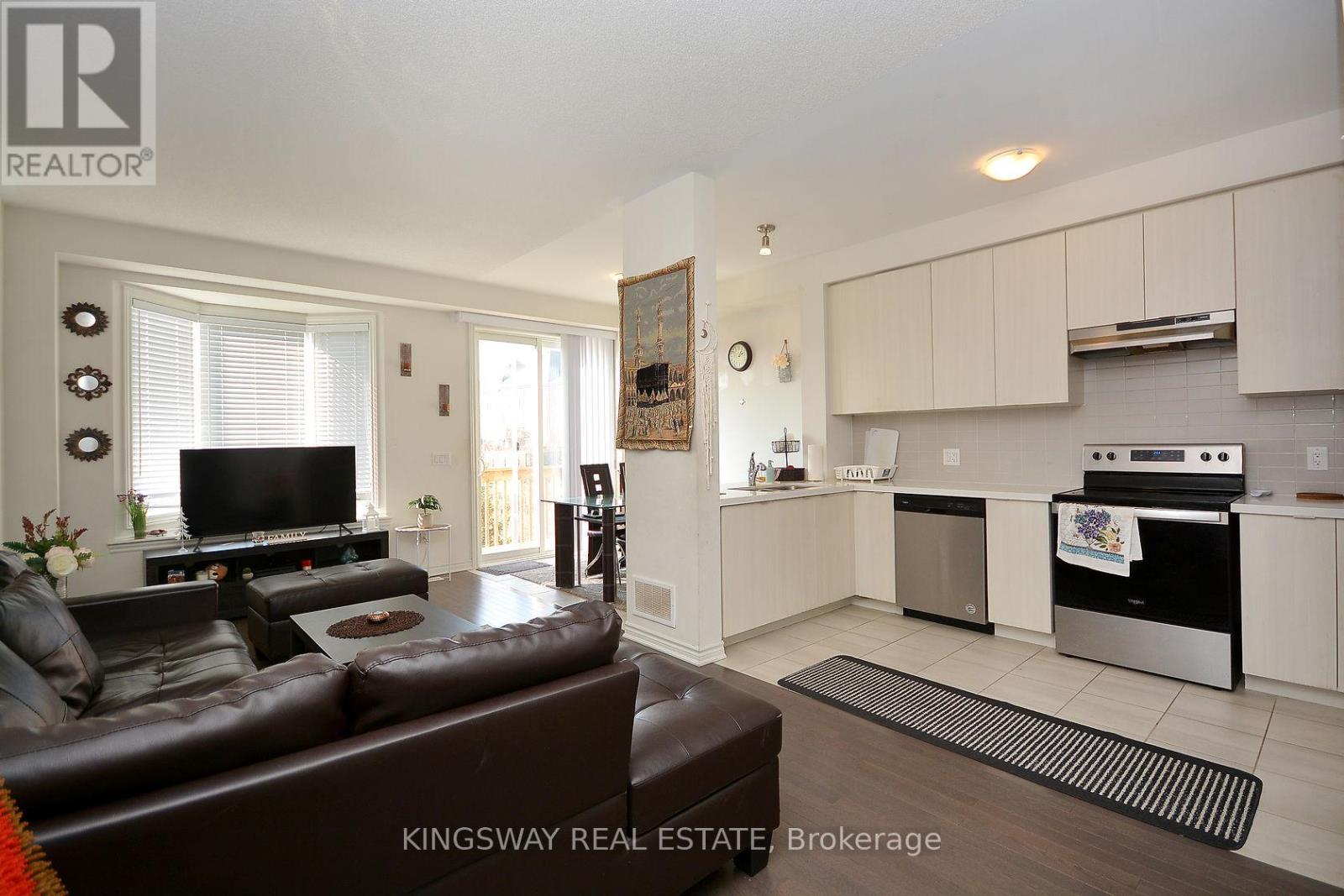 70 - 50 Edinburgh Drive, Brampton, Ontario  L6Y 1N9 - Photo 9 - W12549728