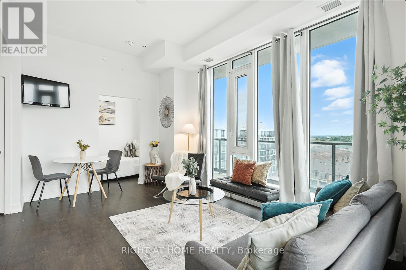 803 - 215 Veterans Drive S, Brampton, Ontario  L7A 4S6 - Photo 15 - W12461437