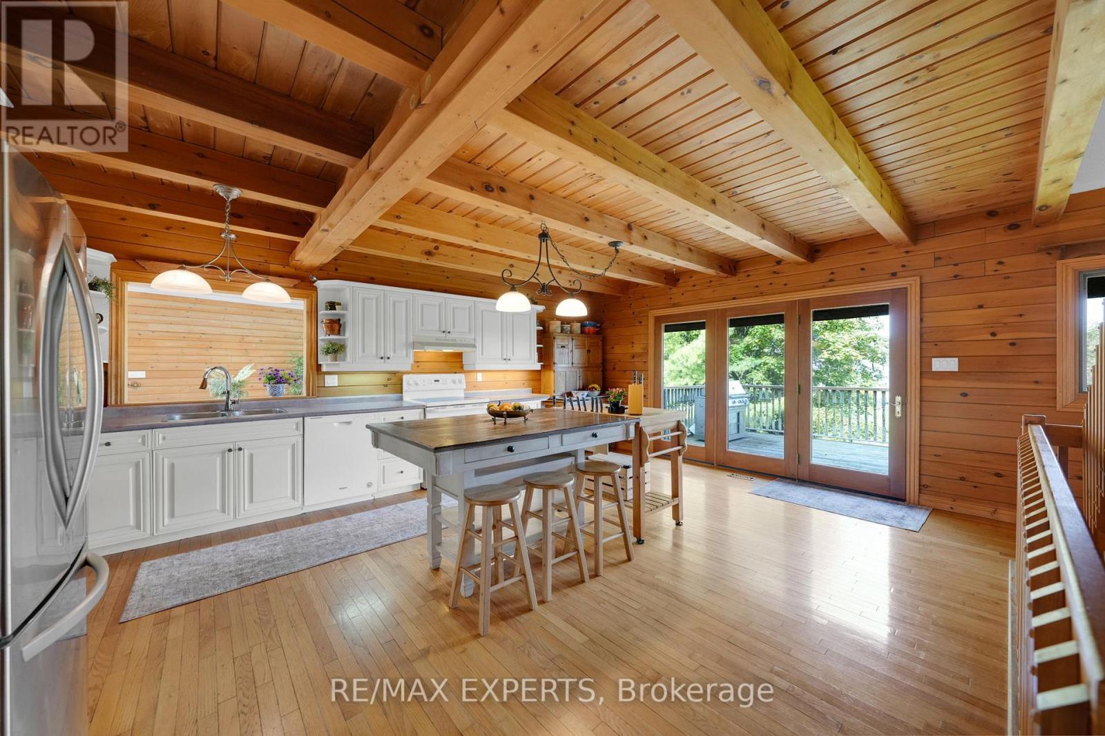 15481 Mount Wolfe Road, Caledon, Ontario  L7E 3P3 - Photo 9 - W12444920