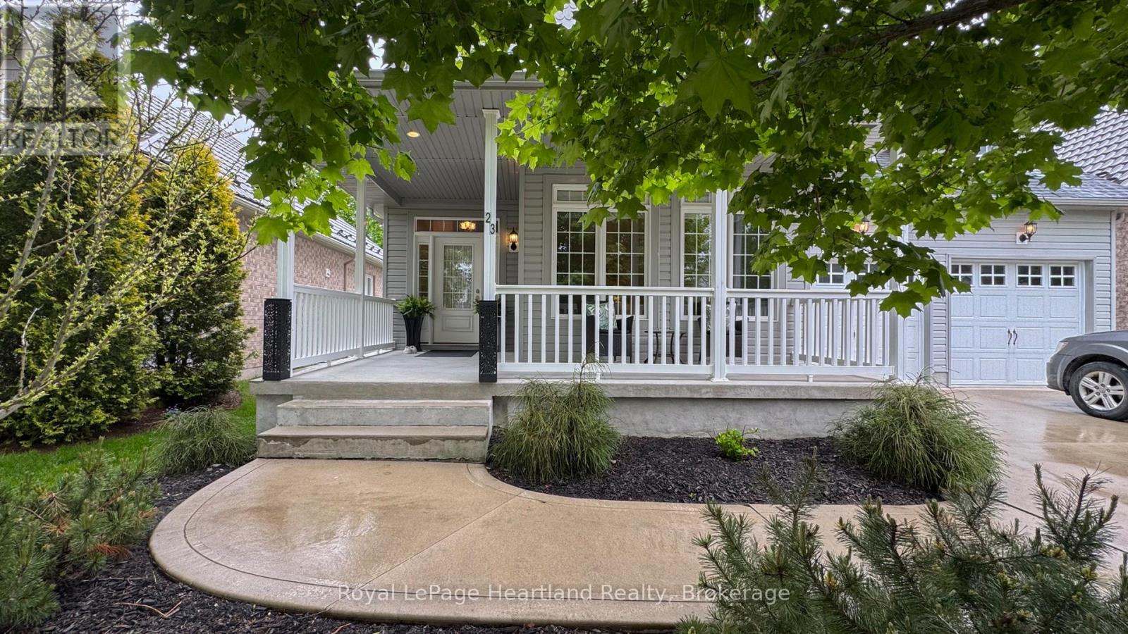 23 Stornoway Crescent, Huron East, Ontario N0K 1W0 - Photo 2 - X12531740