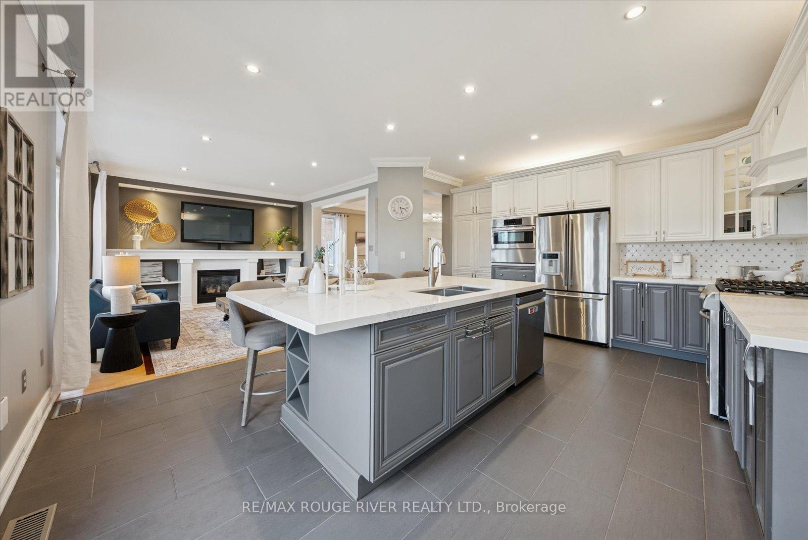 15 Eastgate Circle, Whitby, Ontario  L1M 2N3 - Photo 13 - E12561418