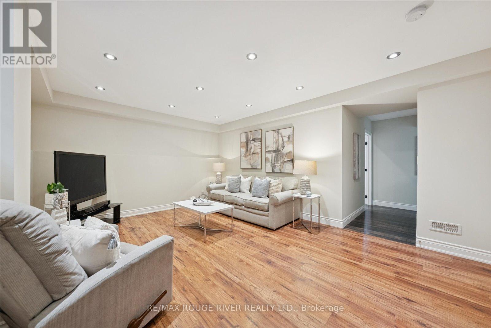 15 Eastgate Circle, Whitby, Ontario  L1M 2N3 - Photo 30 - E12561418