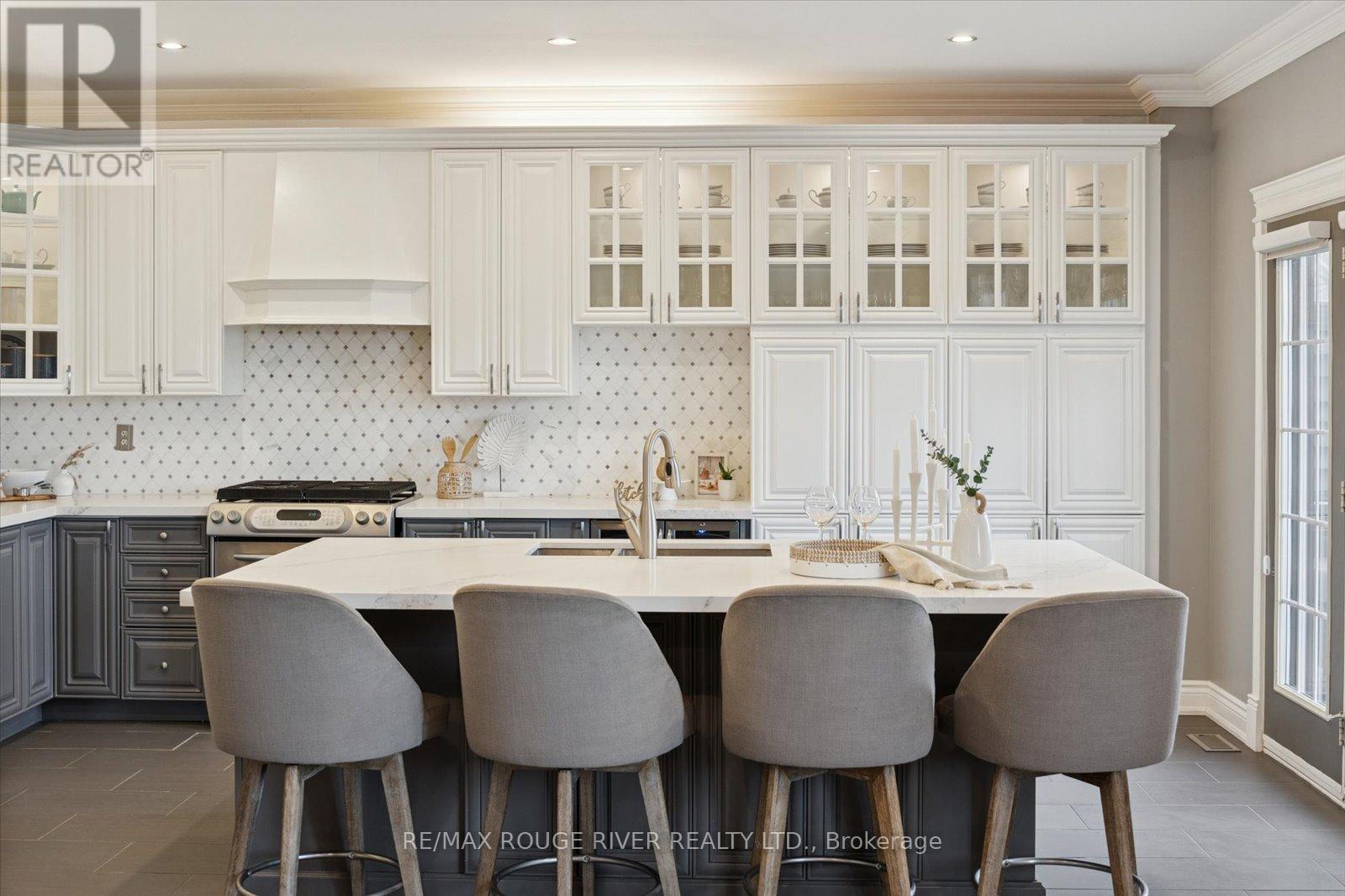 15 Eastgate Circle, Whitby, Ontario  L1M 2N3 - Photo 8 - E12561418