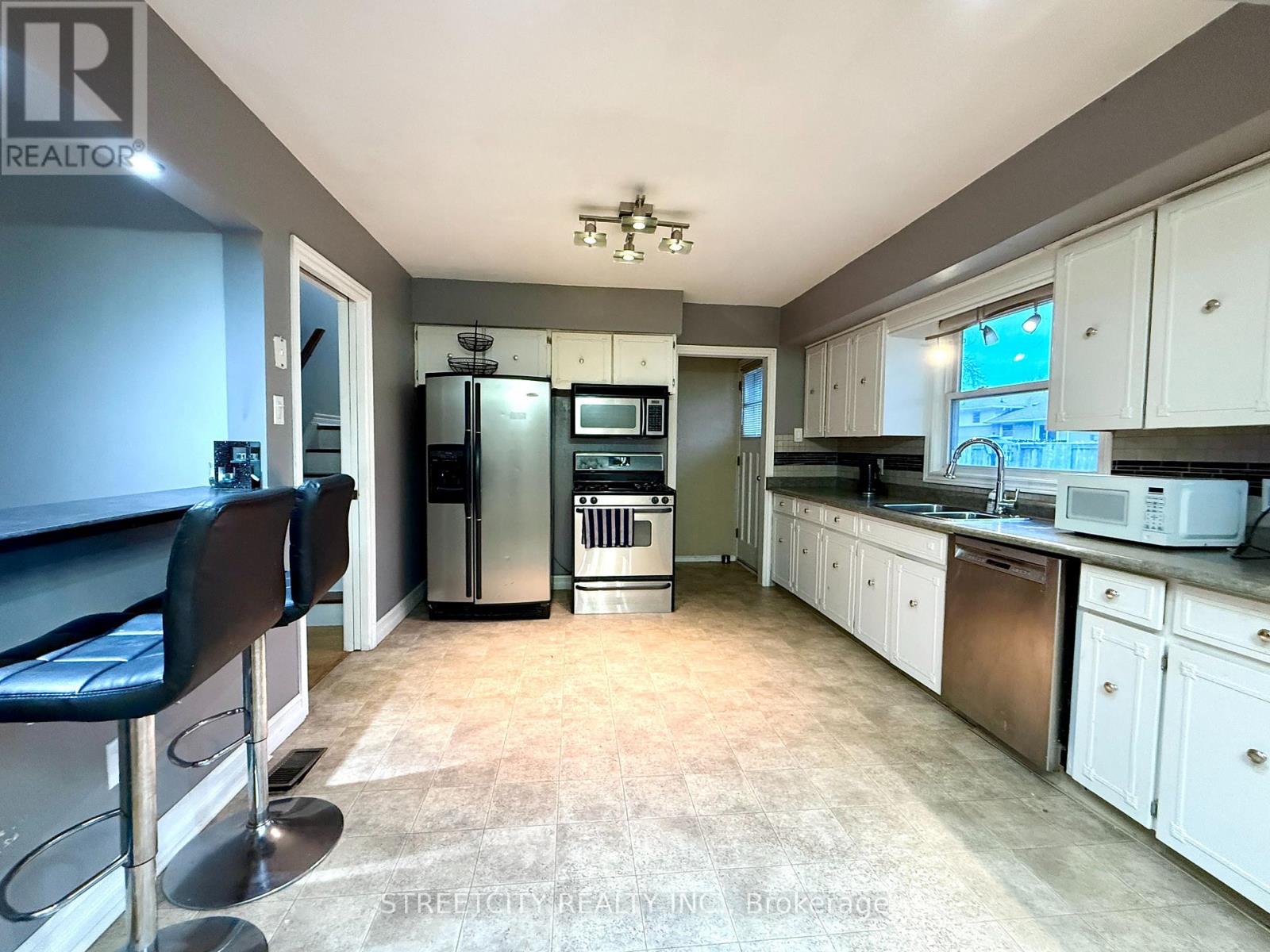 1508 Len Avenue, Sarnia, Ontario  N7S 3N1 - Photo 6 - X12561278