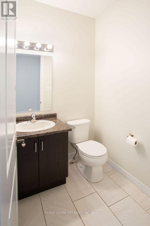 2503 Leeds Crossing, London South, Ontario  N6M 0E6 - Photo 20 - X12561340