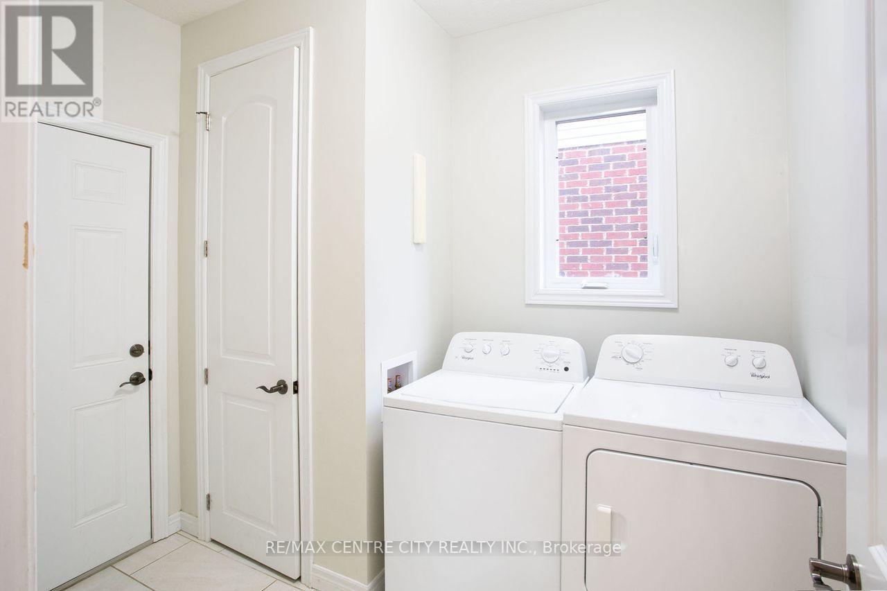 2503 Leeds Crossing, London South, Ontario  N6M 0E6 - Photo 21 - X12561340