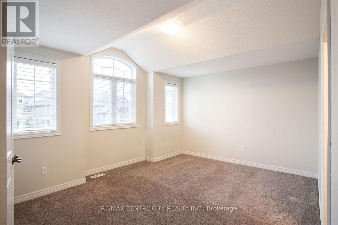 2503 Leeds Crossing, London South, Ontario  N6M 0E6 - Photo 30 - X12561340