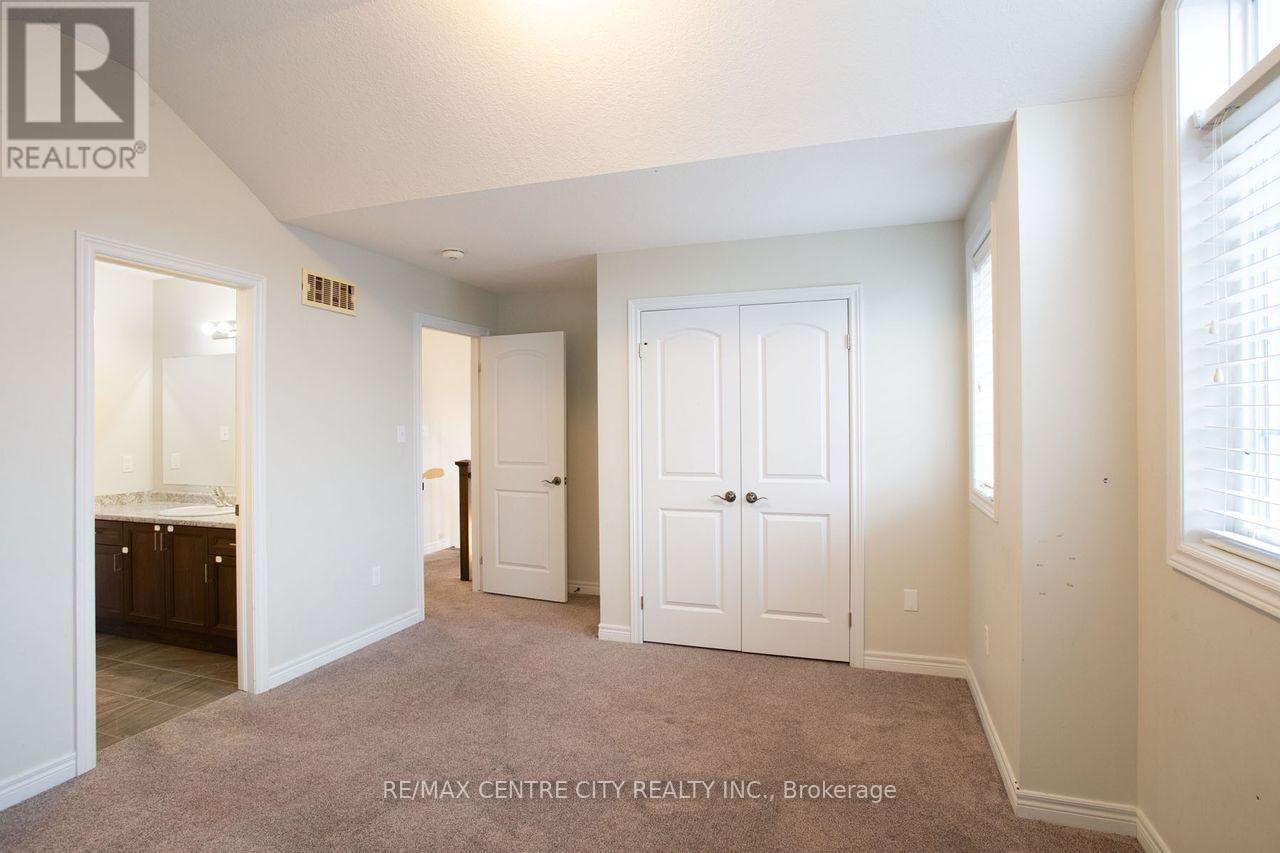 2503 Leeds Crossing, London South, Ontario  N6M 0E6 - Photo 31 - X12561340