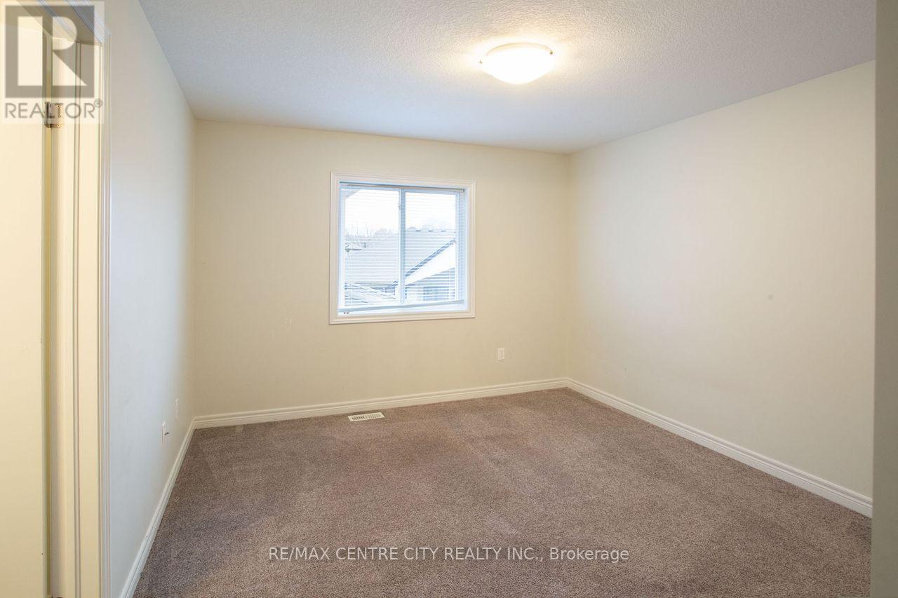 2503 Leeds Crossing, London South, Ontario  N6M 0E6 - Photo 32 - X12561340