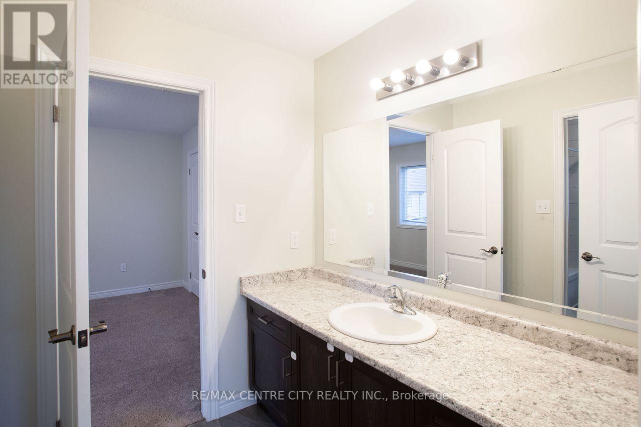 2503 Leeds Crossing, London South, Ontario  N6M 0E6 - Photo 34 - X12561340