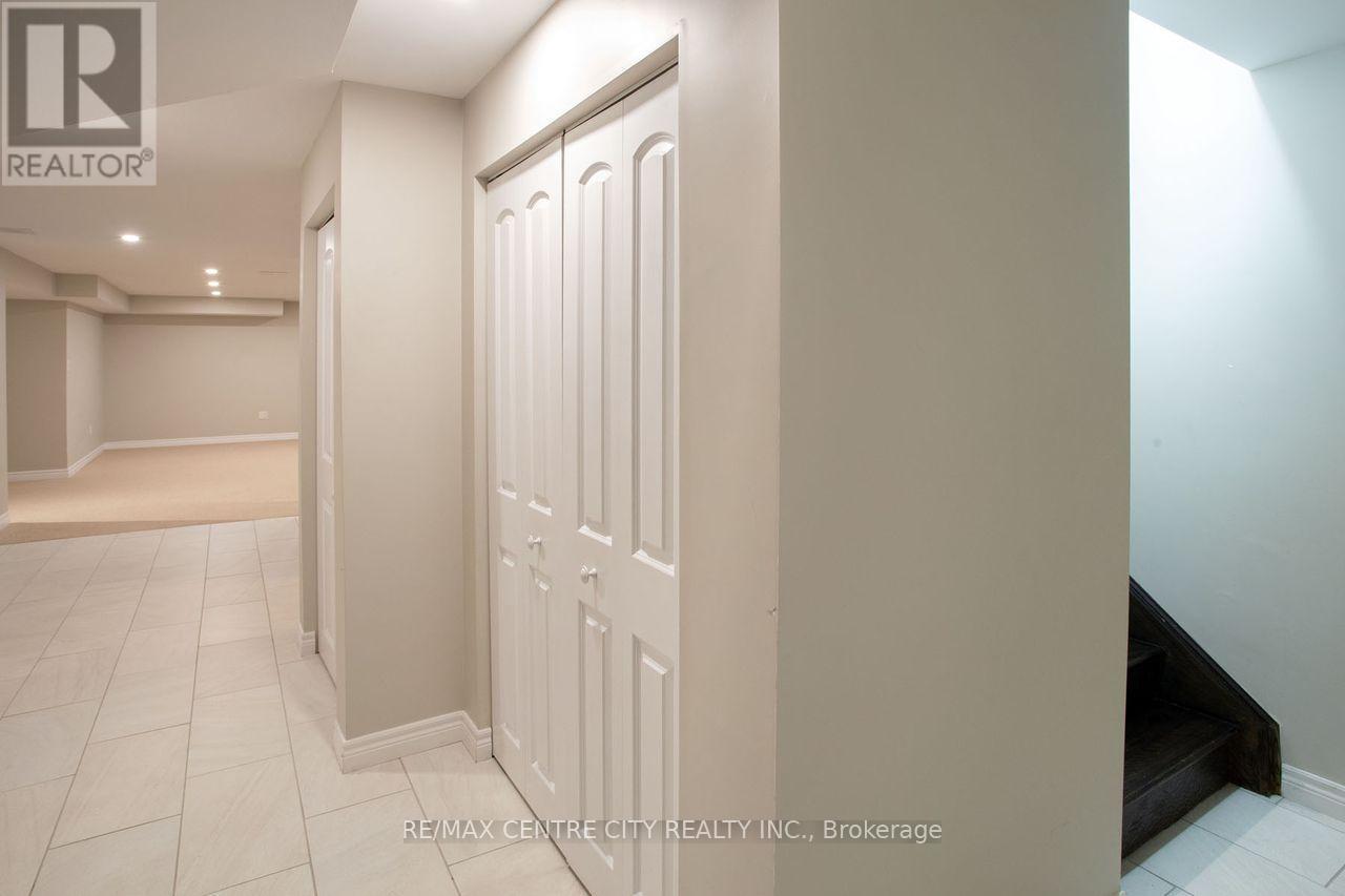 2503 Leeds Crossing, London South, Ontario  N6M 0E6 - Photo 37 - X12561340