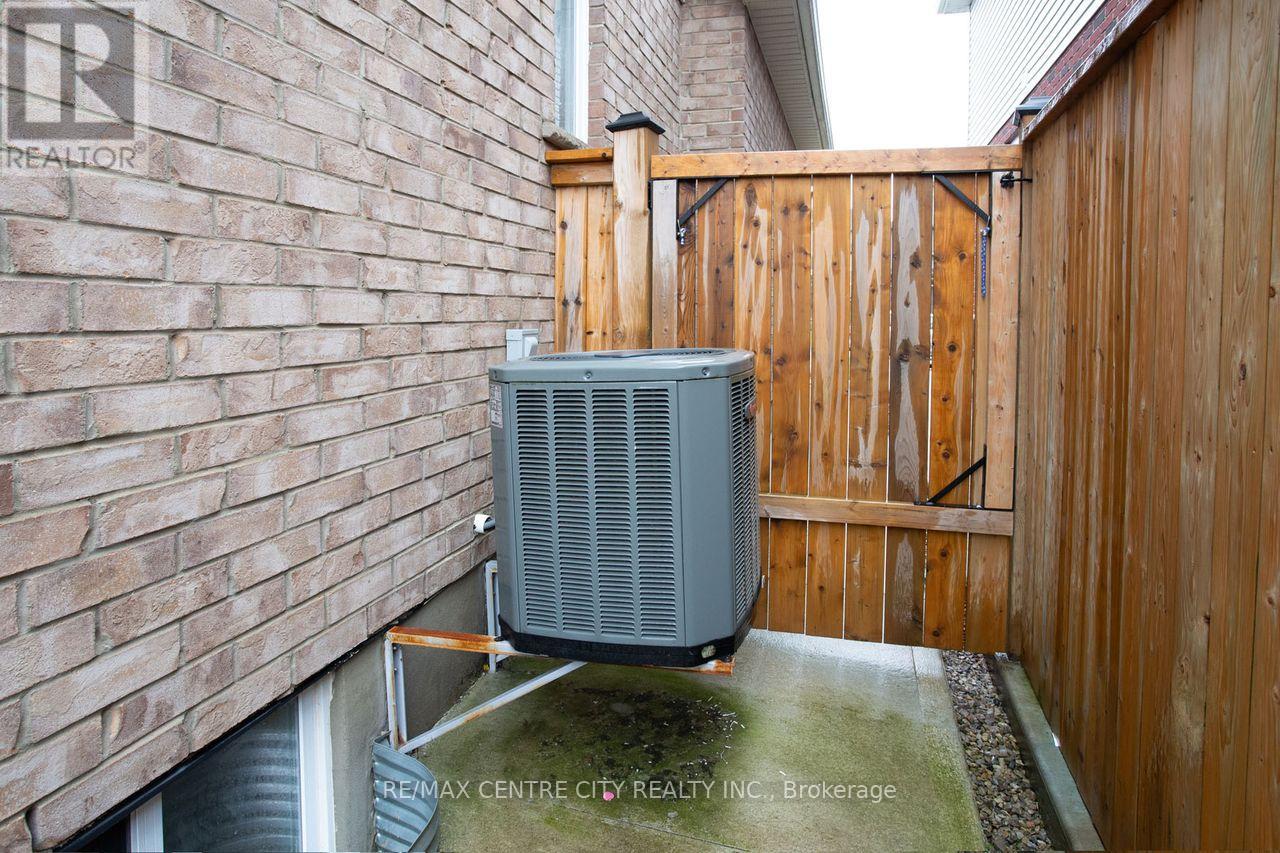 2503 Leeds Crossing, London South, Ontario  N6M 0E6 - Photo 50 - X12561340