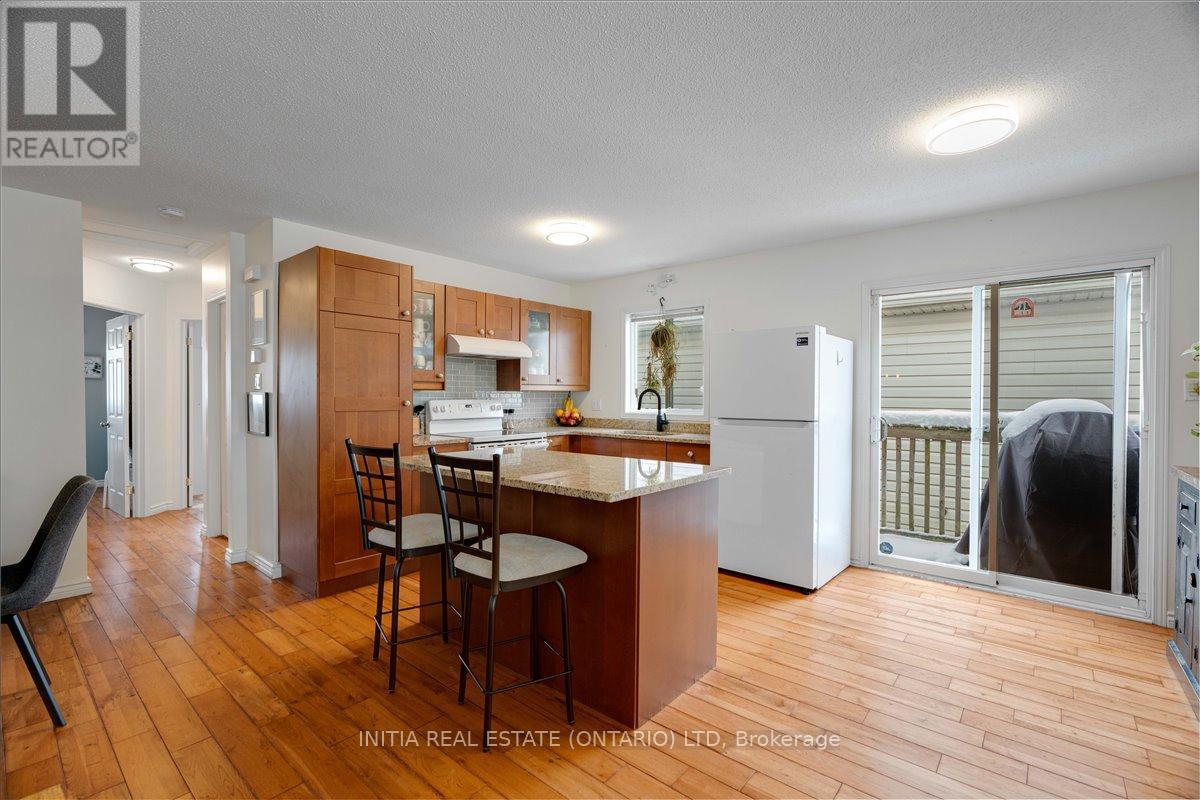 474 Exmouth Circle, London East, Ontario  N5V 5G6 - Photo 7 - X12561376