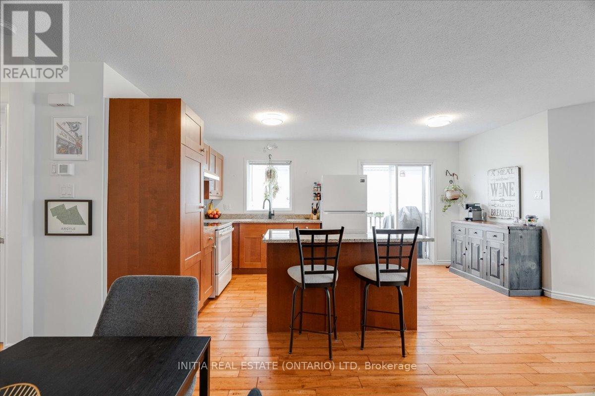 474 Exmouth Circle, London East, Ontario  N5V 5G6 - Photo 9 - X12561376