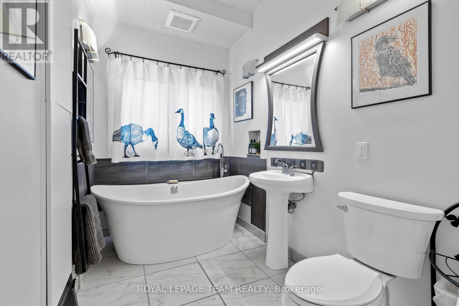 15 Helena Street, Ottawa, Ontario  K1Y 3M7 - Photo 13 - X12561342