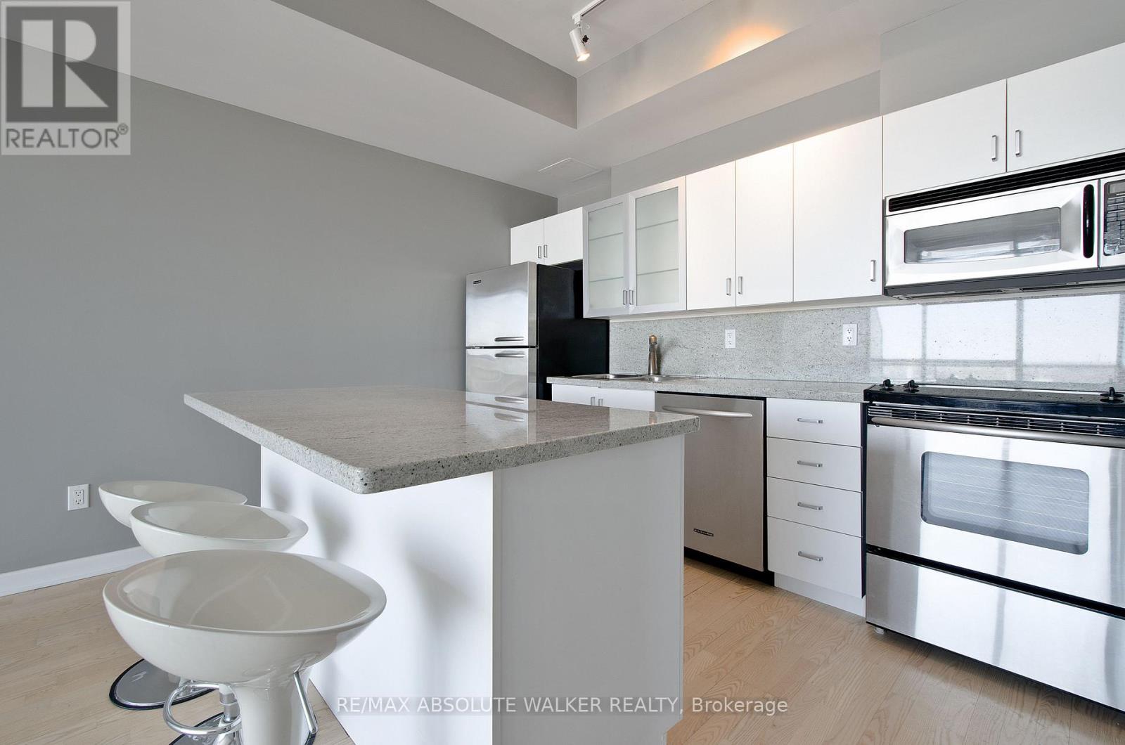 1302 - 180 York Street, Ottawa, Ontario  K1N 1J6 - Photo 12 - X12561416