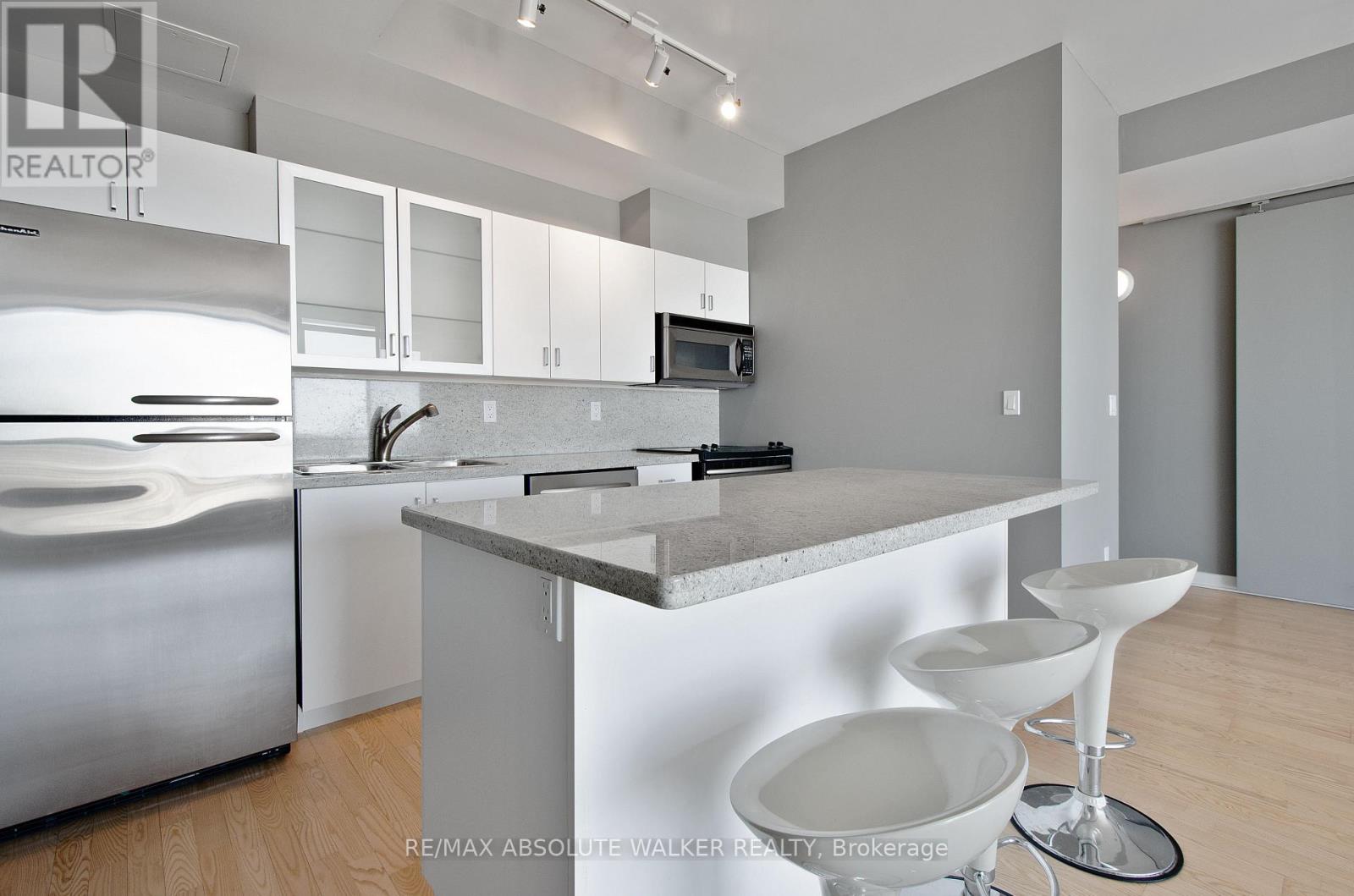 1302 - 180 York Street, Ottawa, Ontario  K1N 1J6 - Photo 13 - X12561416