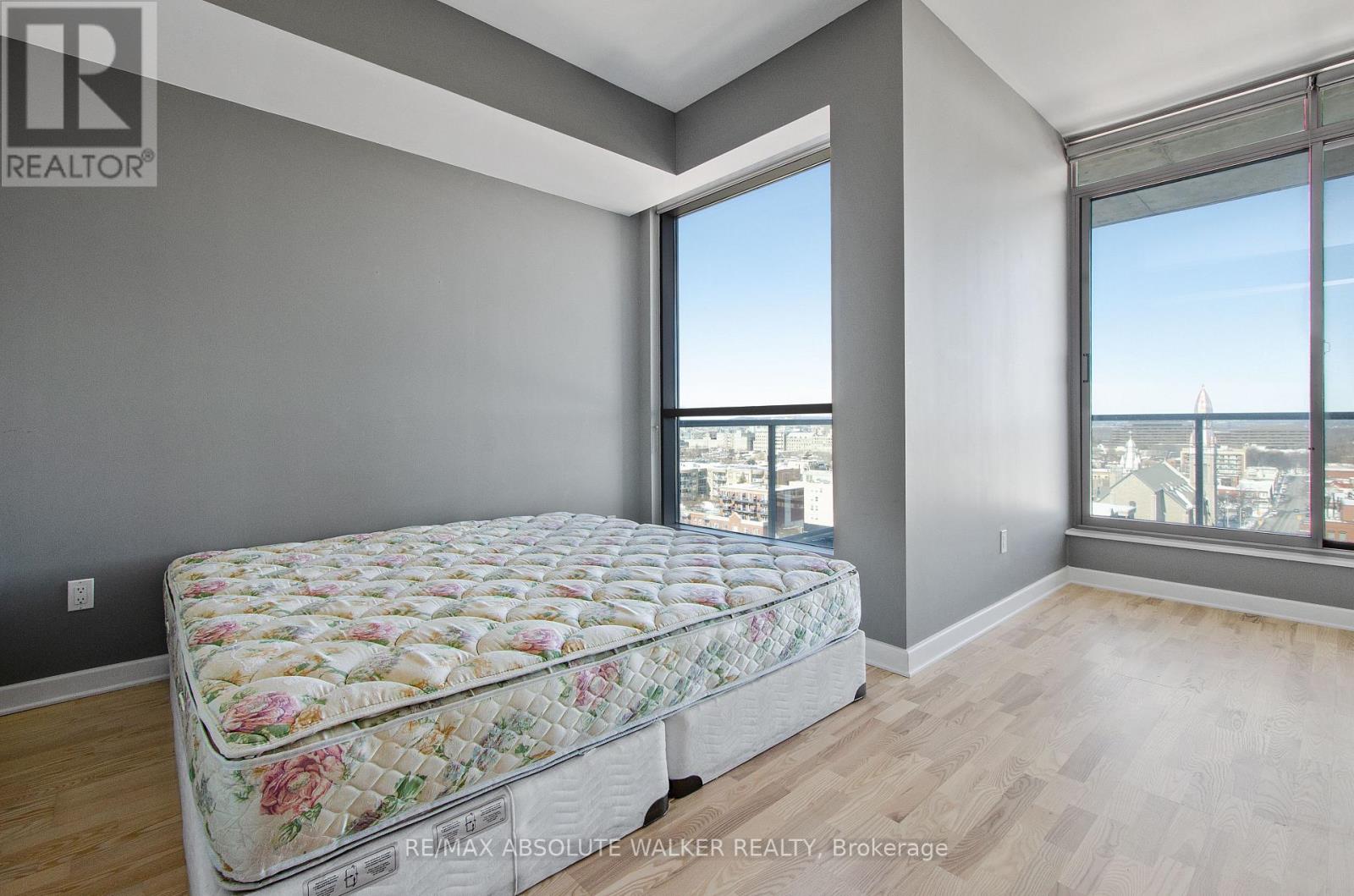 1302 - 180 York Street, Ottawa, Ontario  K1N 1J6 - Photo 20 - X12561416