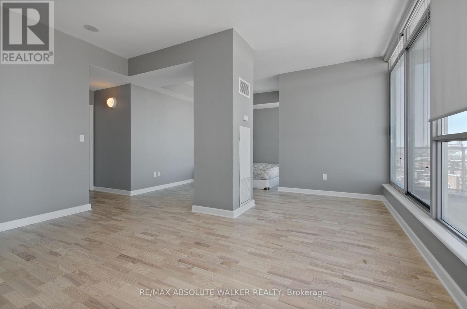 1302 - 180 York Street, Ottawa, Ontario  K1N 1J6 - Photo 21 - X12561416