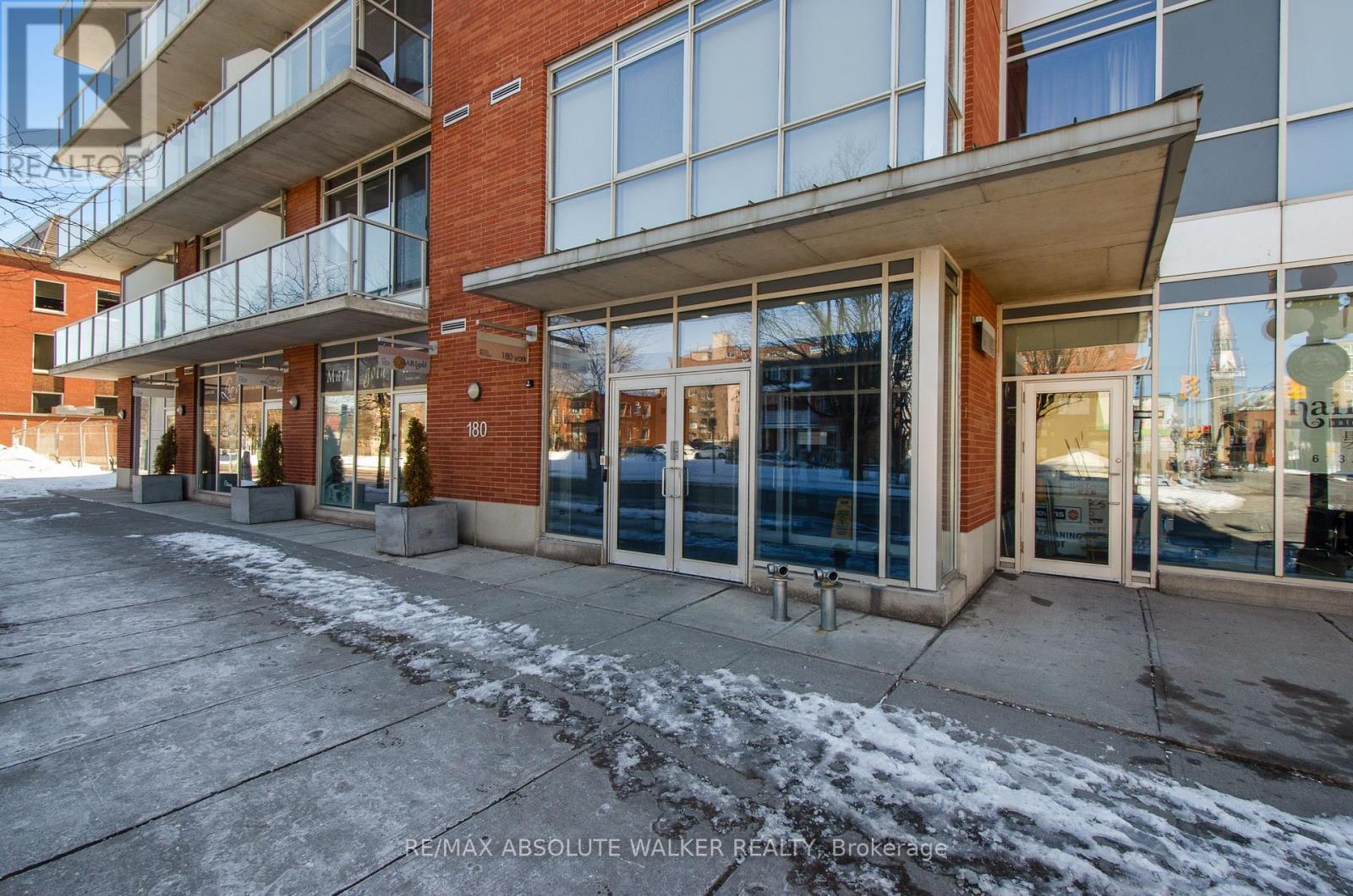1302 - 180 York Street, Ottawa, Ontario  K1N 1J6 - Photo 4 - X12561416