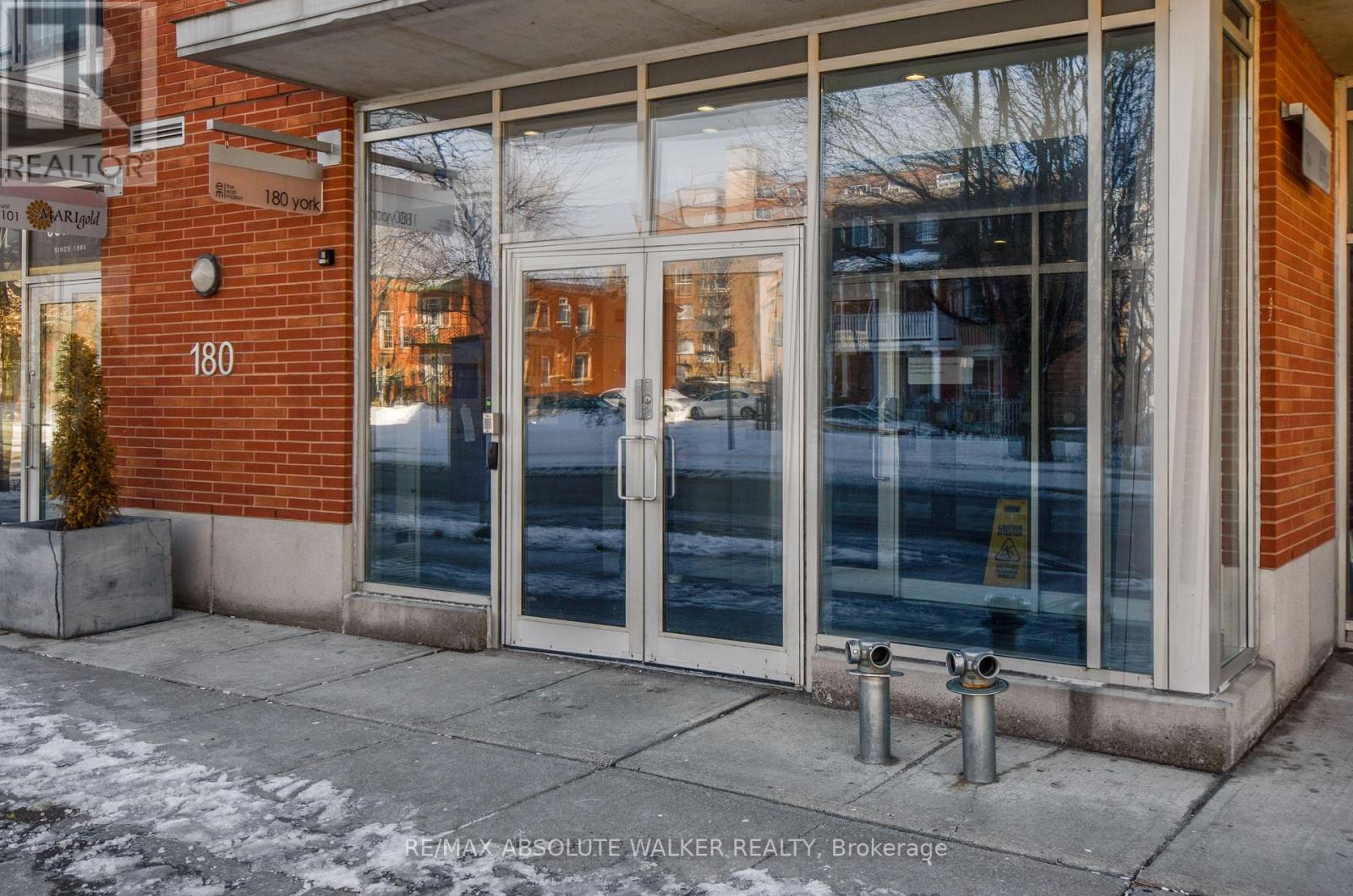 1302 - 180 York Street, Ottawa, Ontario  K1N 1J6 - Photo 5 - X12561416