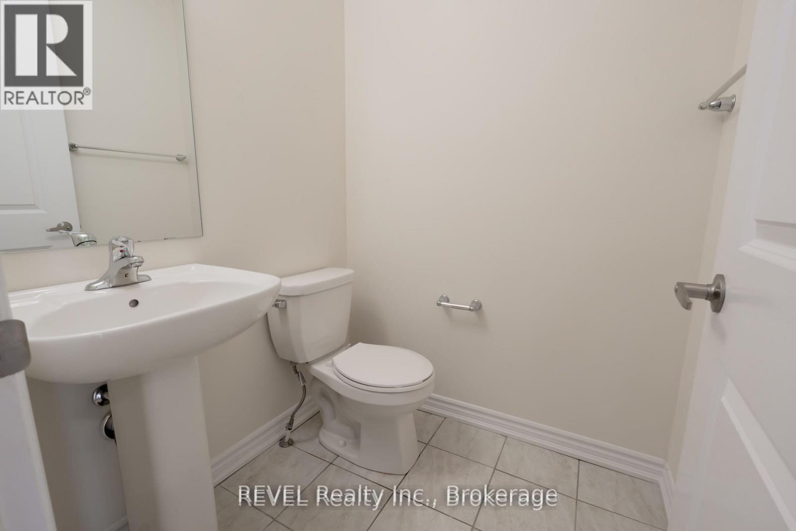 52 Ever Sweet Way, Thorold, Ontario  L2V 0R6 - Photo 4 - X12561386