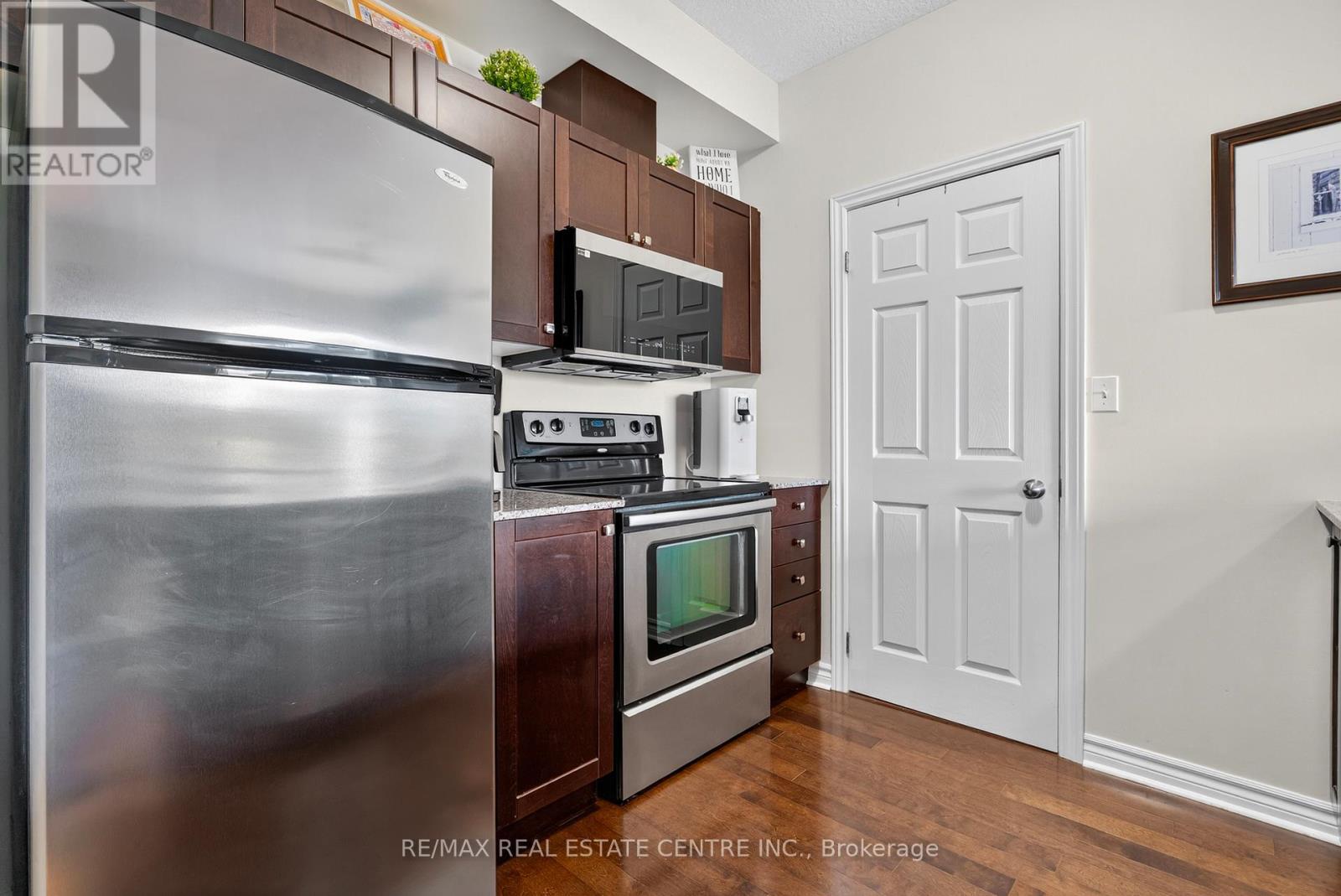 601 - 170 Water Street N, Cambridge, Ontario  N1R 3B6 - Photo 7 - X12457004