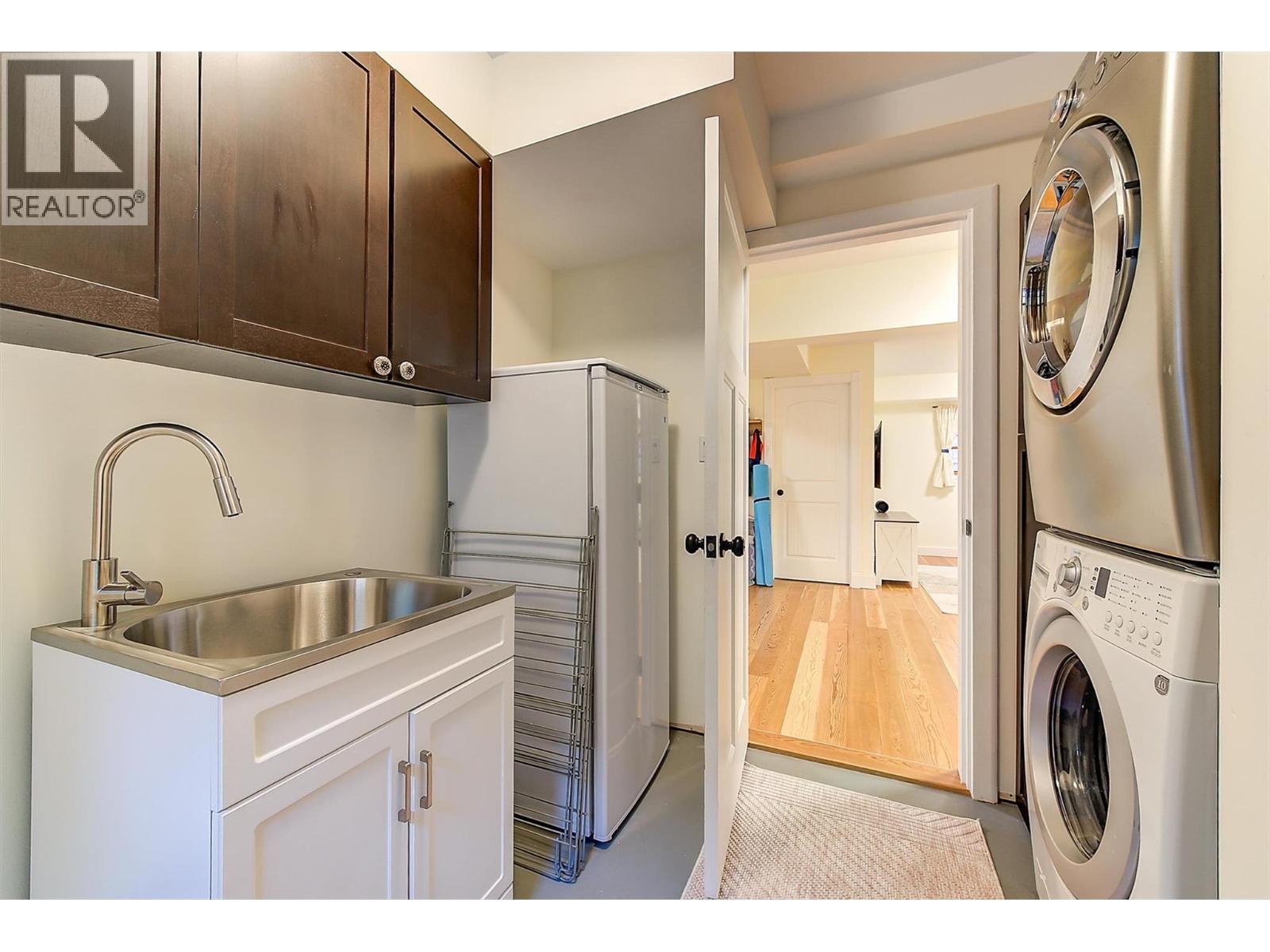 640 Roanoke Avenue, Kelowna, British Columbia  V1Y 7K8 - Photo 45 - 10369130